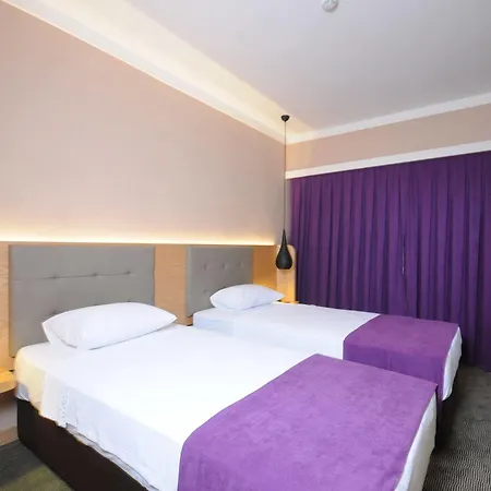 Candan 马尔马里斯