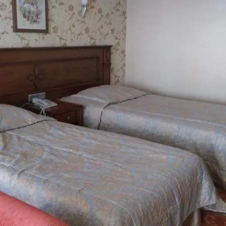 Hotel Candan 2*