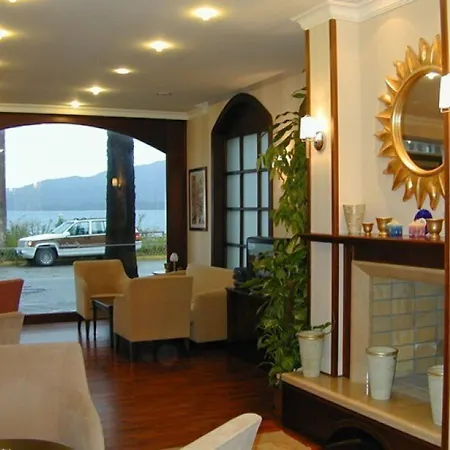 Candan Hotell