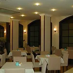 Candan Hotel