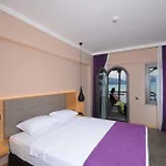 Hotel Candan 2*