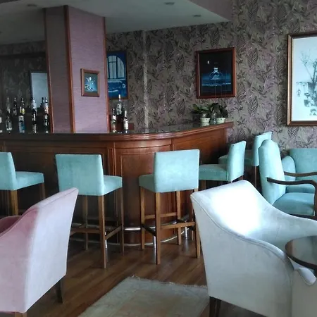 Candan Hotel 2*
