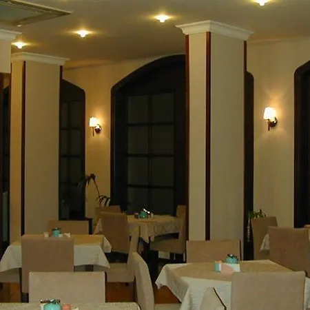 Отель Candan 2*